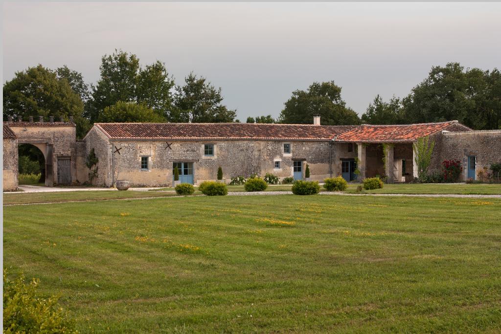 Chambres D'Hotes Logis De L'Astree Saint-Bris-des-Bois Ngoại thất bức ảnh