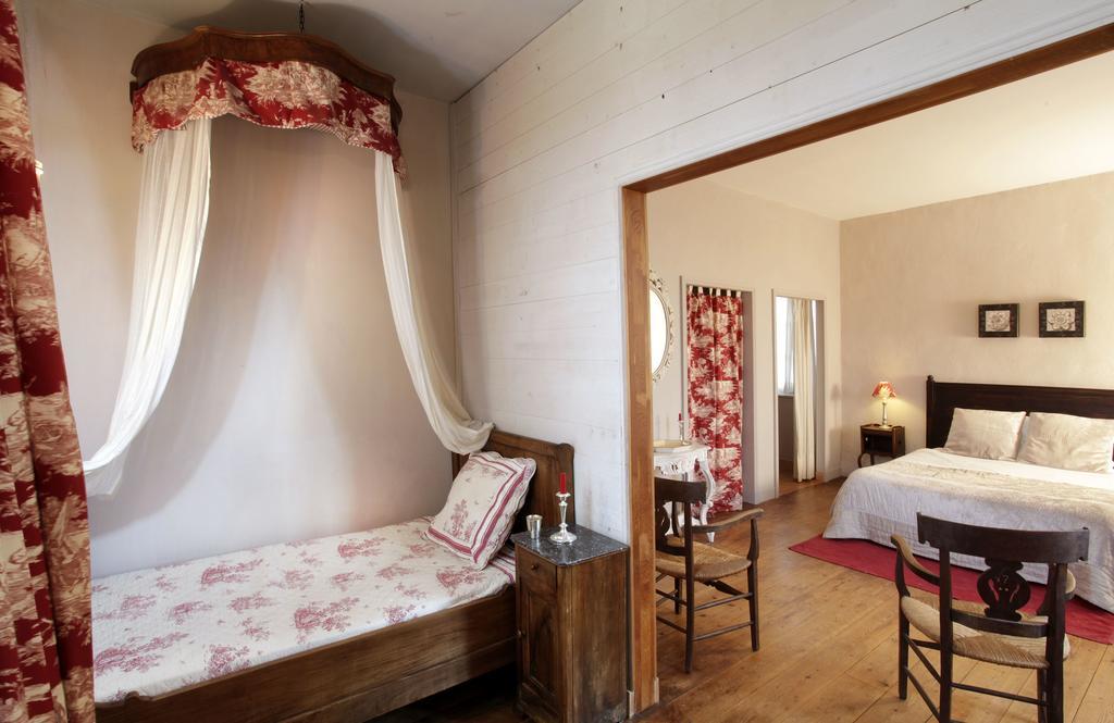 Chambres D'Hotes Logis De L'Astree Saint-Bris-des-Bois Ngoại thất bức ảnh